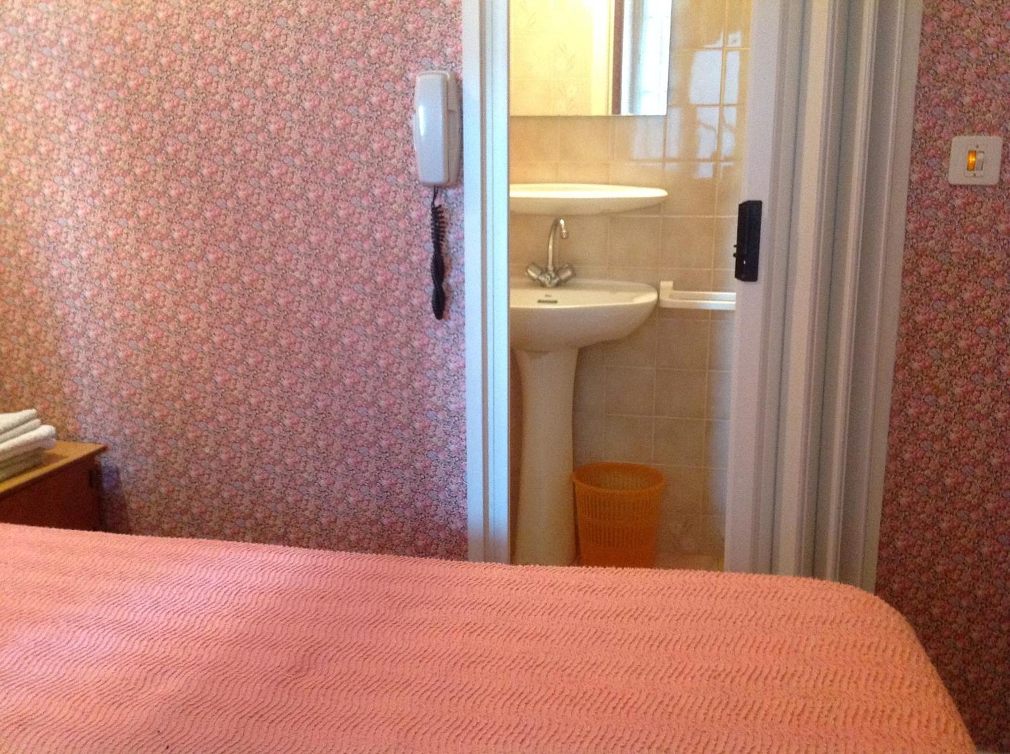 Maison Notre Dame De La Treille Lourdes Kültér fotó